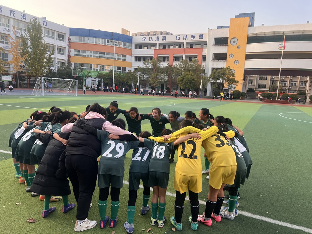 包含热血拼搏中：女足战队冲刺终点的词条