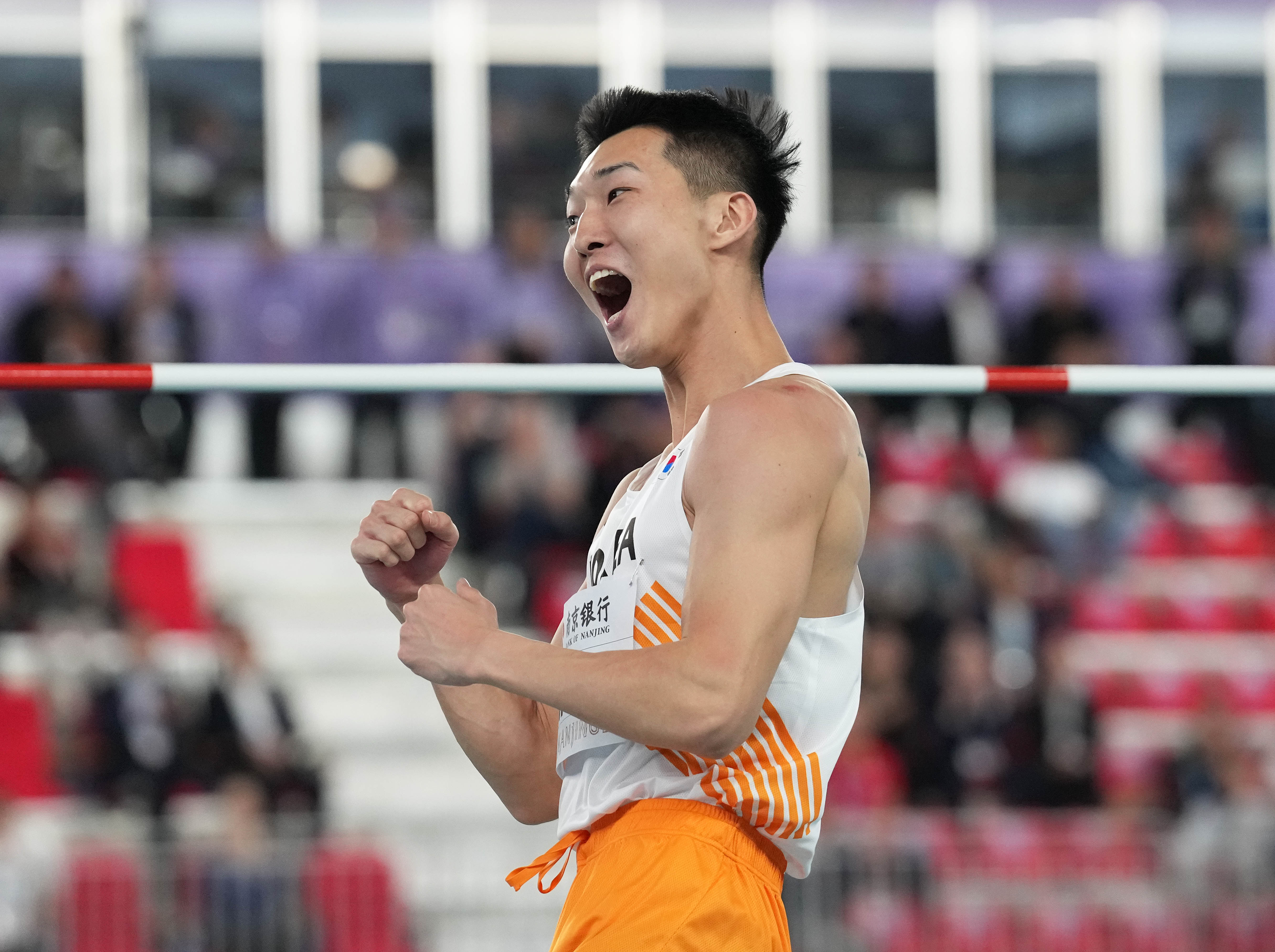 od体育平台-关于惊险追击！选手力压对手获得田径米冠军的信息