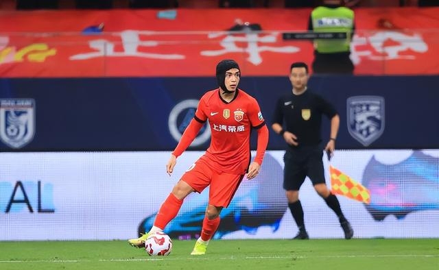 中超-李新翔传射蒯纪闻送助攻上海海港3-0大连英博的简单介绍